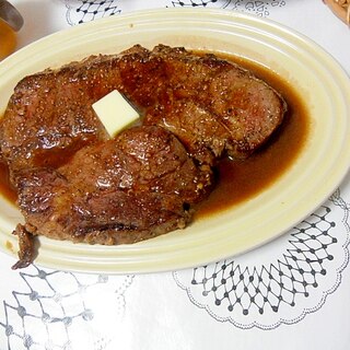 ビーフステーキ　ガーリック醤油バター